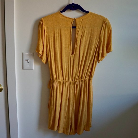 Abercrombie and Fitch Yellow Polka Dot Romper Size M - Picture 3 of 10